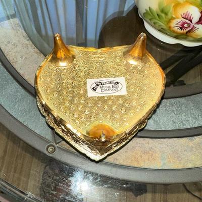 161 LEFTON MUSICAL CHINA TEAPOT AND HEART SHAPED MUSIC BOX
