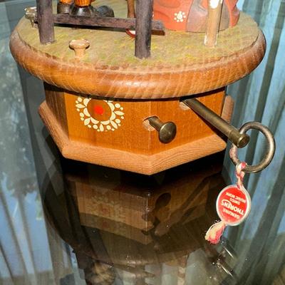 168 VINTAGE MUSIC BOX BY THORENS SWITZERLAND TENNESSEE WALTZ