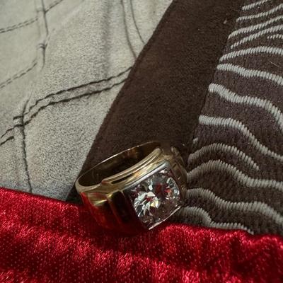 Diamond ring 2.93 center piece diamond Men’s size 10