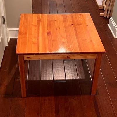 Small Wooden Table (GB2-DZ)