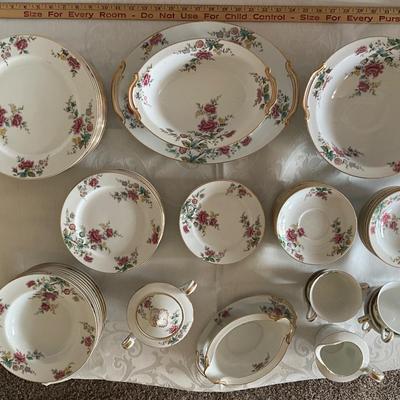 Noritake Peony China Set service for 8