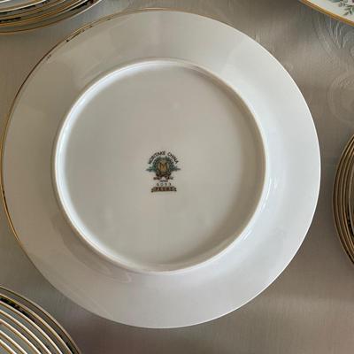 Noritake Peony China Set service for 8