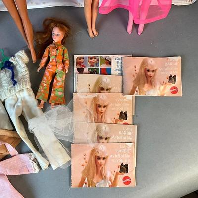 1238 Vintage 1966 Barbie Dolls & Skipper with Accessories and Carrying Case