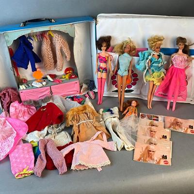 1238 Vintage 1966 Barbie Dolls & Skipper with Accessories and Carrying Case