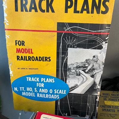 1244 Vintage Atlas Train with Track and Accessories