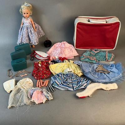 1248 Vintage 1967 Arranbee Miss Coty Girl with Carrying Case and Accessories