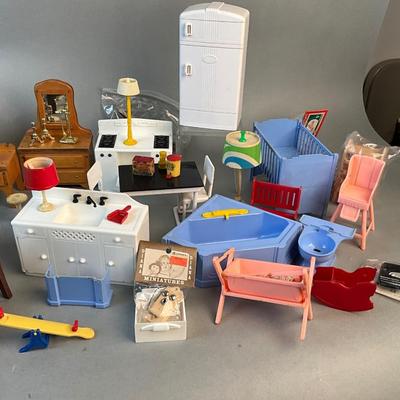 1255 Vintage Doll House from the 1945 Women’s Day Workshop with Accessories
