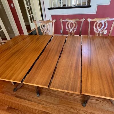 1252 Antique Chippendale Table and 8 Chairs