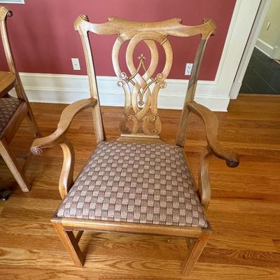 1252 Antique Chippendale Table and 8 Chairs