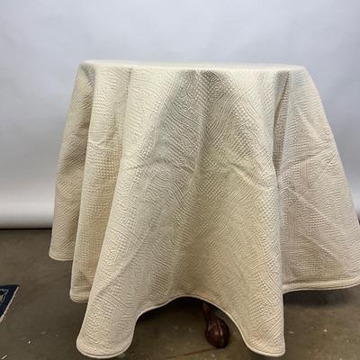 1253 Custom Made Round 6' Tablecloth with Extra Fabric in Matelasse Style