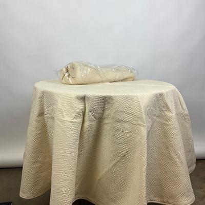 1253 Custom Made Round 6' Tablecloth with Extra Fabric in Matelasse Style