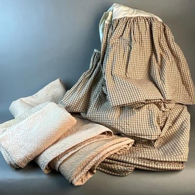 1254 Custom Made Twin Dust Ruffles with King Coverlet, Round Tablecloths