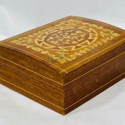 Inlayed Wooden Trinket Jewelry Box with hinged lid