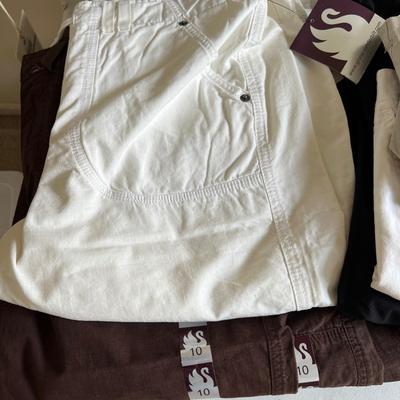 Big Lot New w Tags Womens Capri Shorts - Gloria Vanderbilt, Caribbean Joes