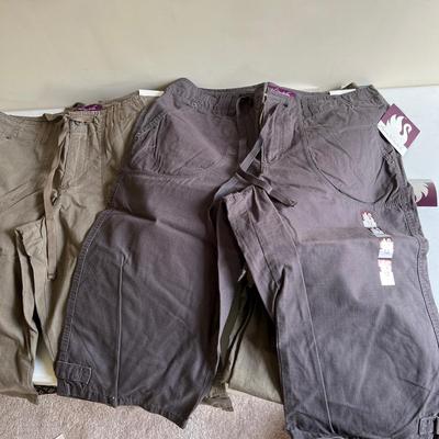 Big Lot New w Tags Womens Capri Shorts - Gloria Vanderbilt, Caribbean Joes