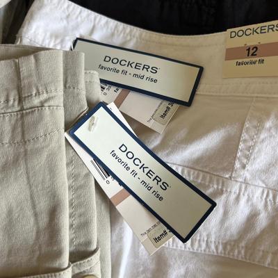 Big Lot New w Tags Womens Capri Shorts - Gloria Vanderbilt, Caribbean Joes