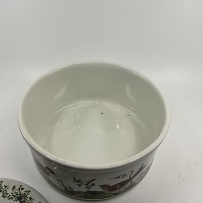 1291 Large 1978 Portmeirion "Birds of Britain" 4qt Covered Round Casserole Dish