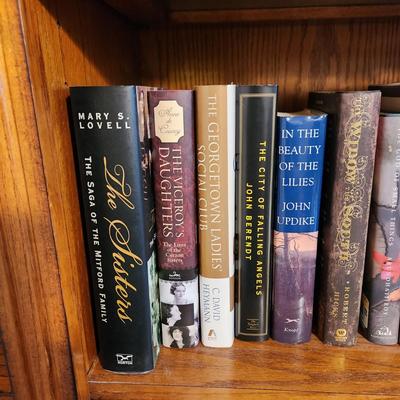 4 Shelves of Books Anne Rice Dan Brown