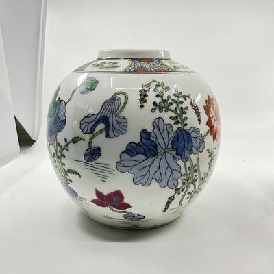 1303 Vintage Chinese Ginger Jar Vase with Kutani Scalloped Porcelain Bowl
