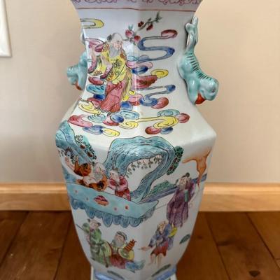 Large Chinese Vintage Vase with Figures