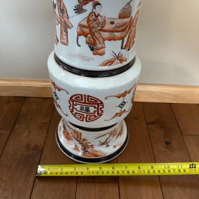 Large Chinese Vintage Porcelain Iron Red Kutani Vase with six characters mark