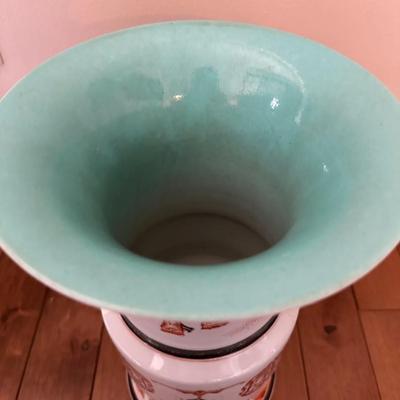 Large Chinese Vintage Porcelain Iron Red Kutani Vase with six characters mark