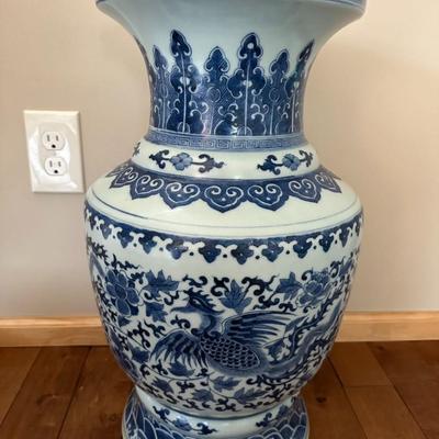Very large Chinese Vintage Porcelain Blue and White Phonex Vase with six characters mark