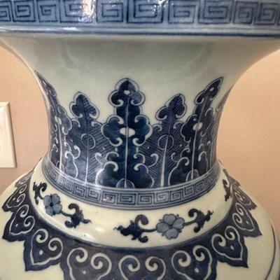 Very large Chinese Vintage Porcelain Blue and White Phonex Vase with six characters mark