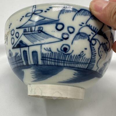 Chinese style vintage porcelain blue and white bowl