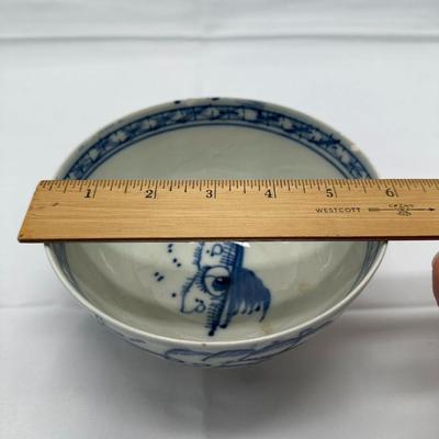 Chinese style vintage porcelain blue and white bowl