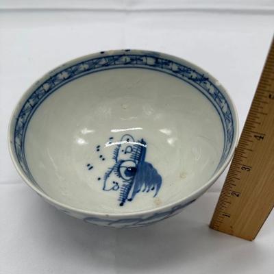 Chinese style vintage porcelain blue and white bowl