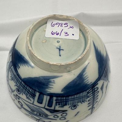Chinese style vintage porcelain blue and white bowl