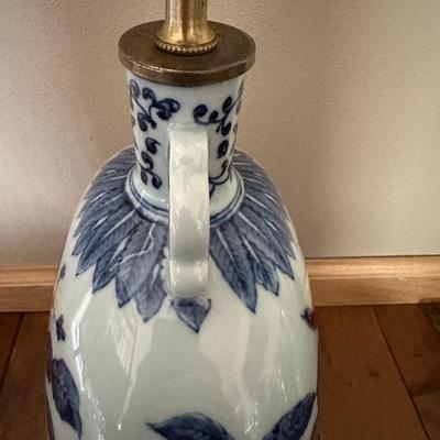 Chinese Vintage Vase Lamp