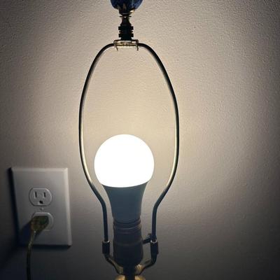 Chinese Vintage Vase Lamp