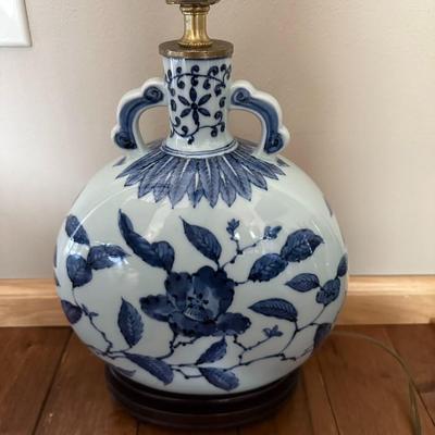 Chinese Vintage Vase Lamp