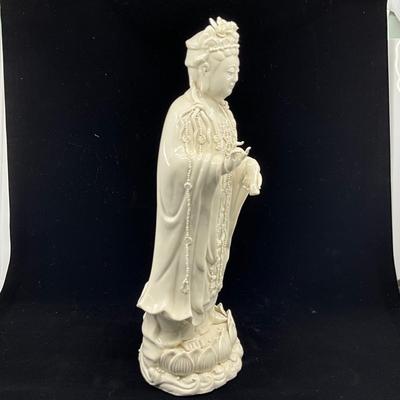 1307 Vintage Porcelain Asian Figure Blanc Figure