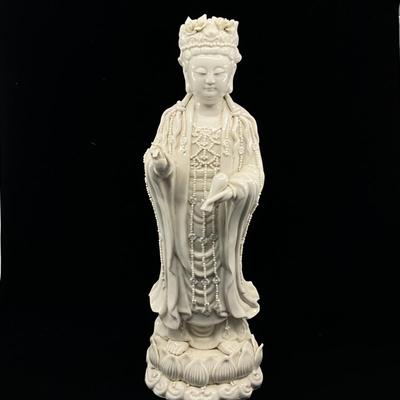 1307 Vintage Porcelain Asian Figure Blanc Figure