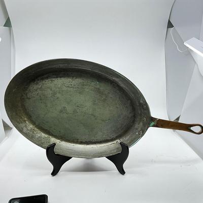 1327 Large Vintage Bazar Francais 666 NY Copper Oval Fish Pan Skillet 14.25"