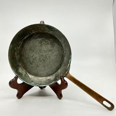 1329 Vintage Bazar Francais 666 NY 7" Round Skillet