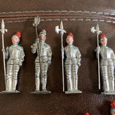 Cast Metal Knights Medieval Figurines
