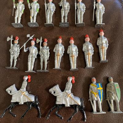 Cast Metal Knights Medieval Figurines