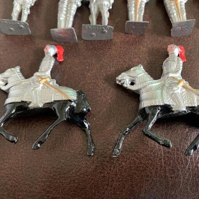 Cast Metal Knights Medieval Figurines
