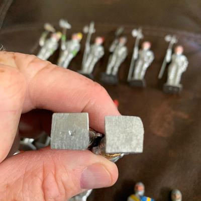 Cast Metal Knights Medieval Figurines