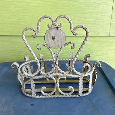 185 IRON HANGING PLANT HOLDER BASKET 12".