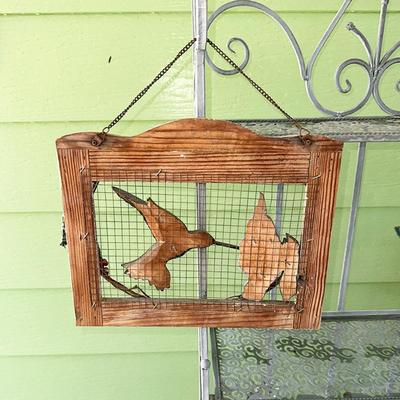 191 WOOD WELCOME SIGN WITH HUMMINGBIRD