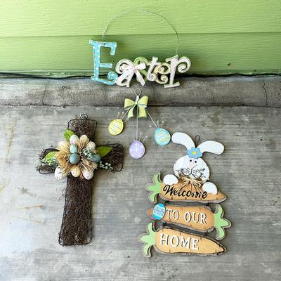 192 LOT 4 EASTER DECORATIONS WALL HANGINGS BUNNY CROSS
