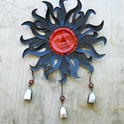 193 SUN SCULPTURE WIND CHIME METAL & GLASS 18"
