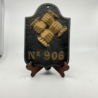 1363 Cast Iron Fire Mark Clasp Hands Friendship No 906