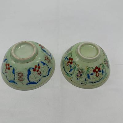 Pair of Chinese vintage rise bowls