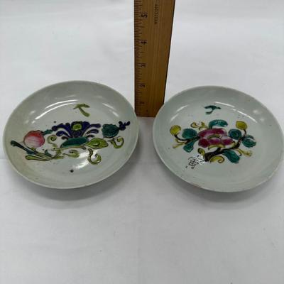 Pair of chinese famille verte dishes